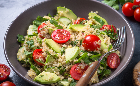 Ensalada de quinoa con hemp hearts tostadas